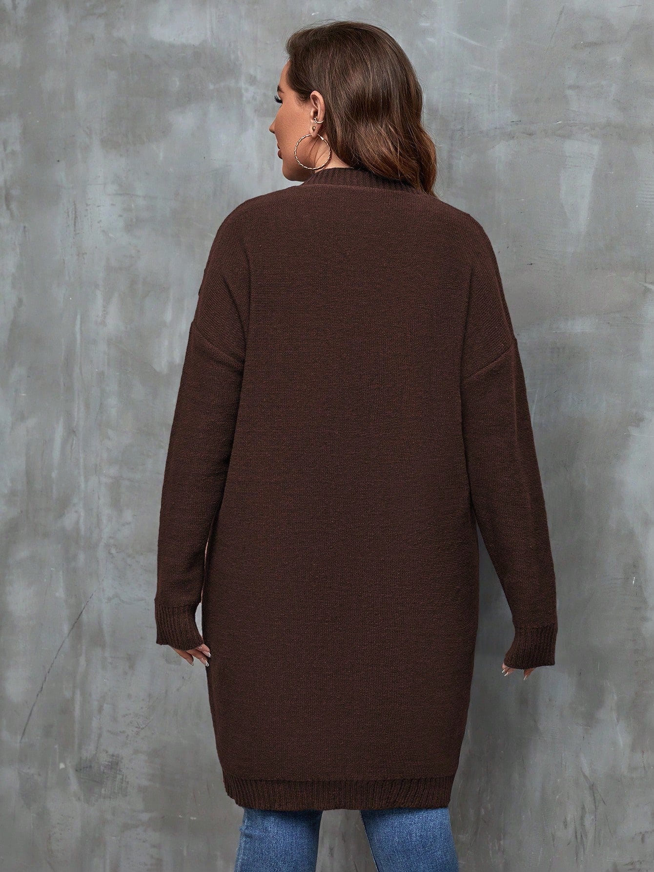 كارديجان بقفص كبير مطرز ملفوف بشكل ضلفة للشتاء