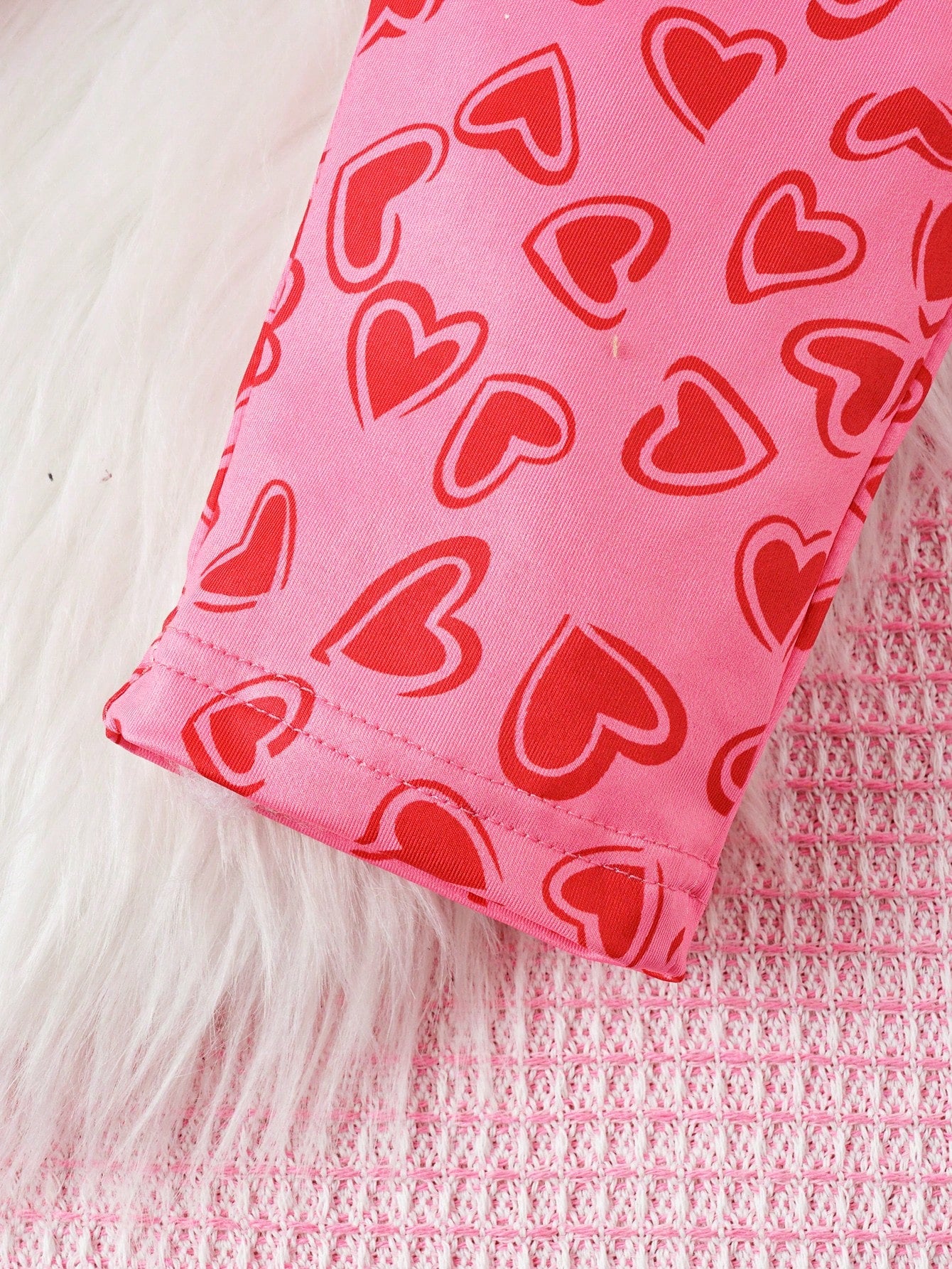 جاكيت بطباعة قلب سستة قبعة مع بنطلون للبنات الاطفال