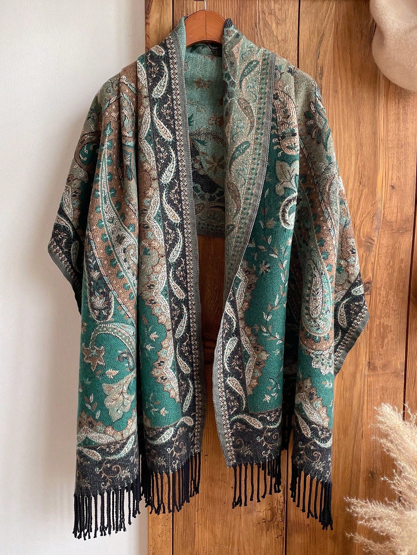 أوشحة نسائية