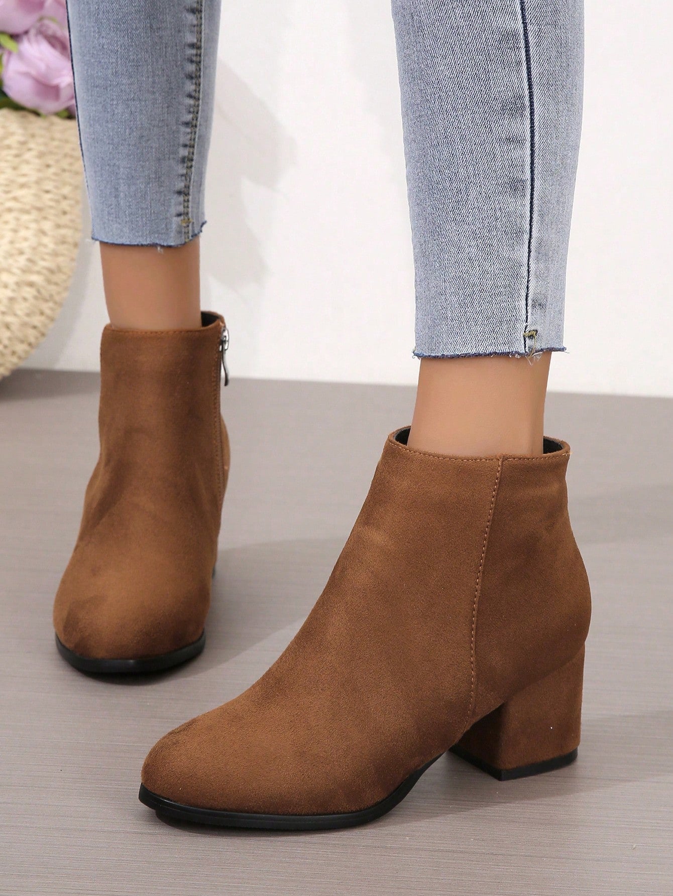 جزمة برقبة طويلة الموضة