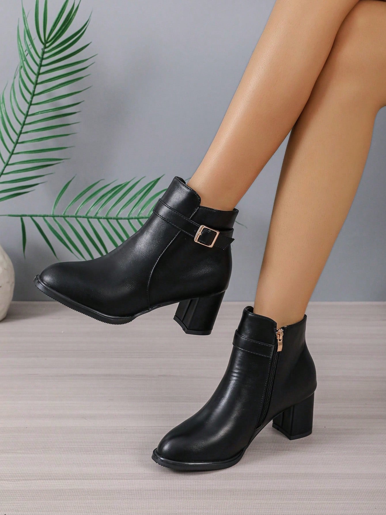 وصول المخزون الجديد أسود خفيف الوزن كعب عالي جزمة برقبة طويلة للنساء