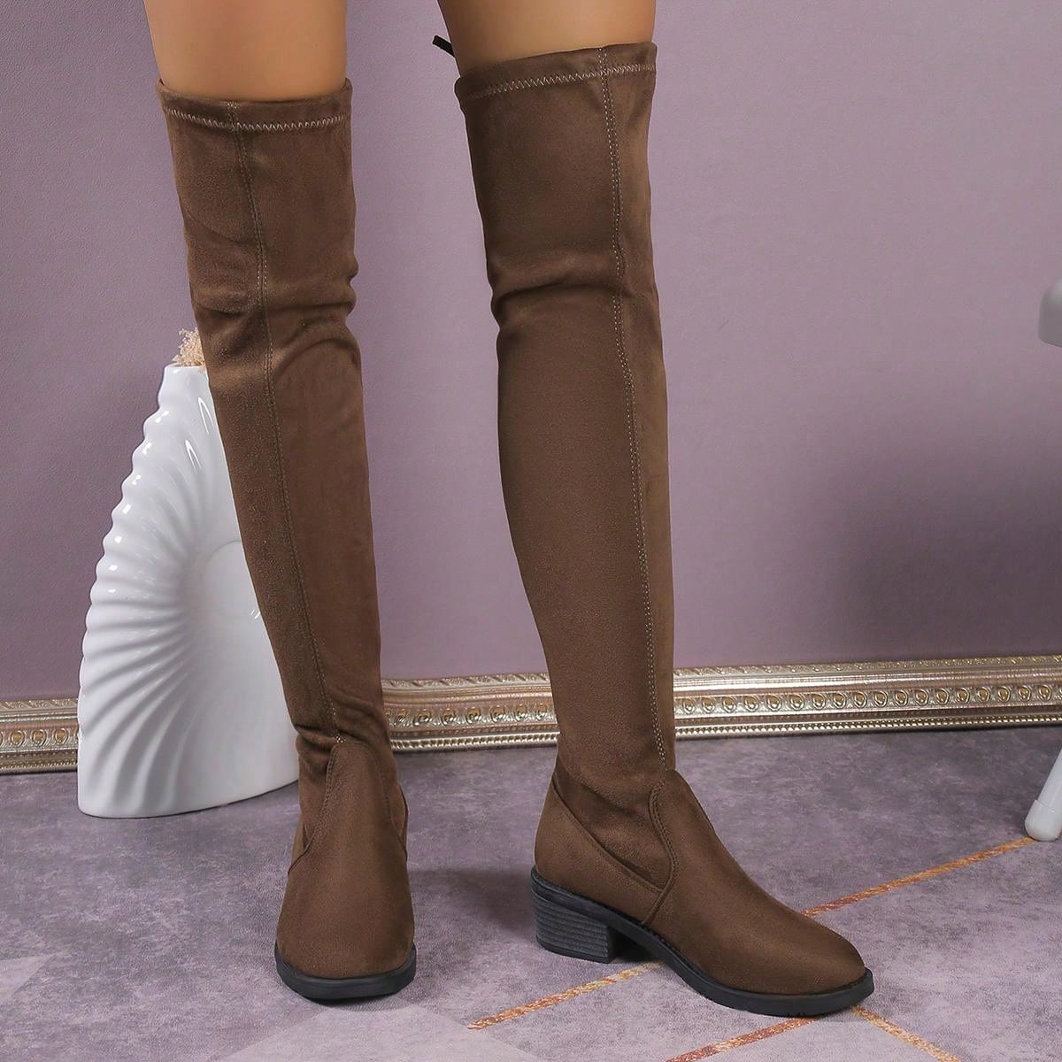 أحذية بوت نسائية فوق الركبة