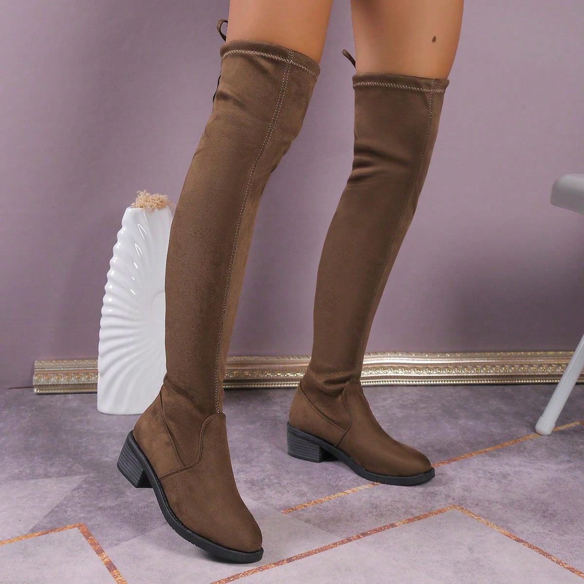 أحذية بوت نسائية فوق الركبة