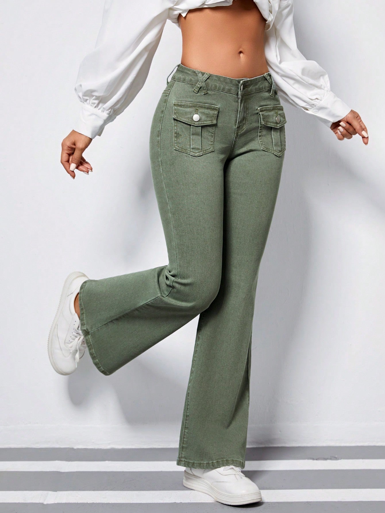 بنطلون جينز واسع من الاسفل جيب قلاب