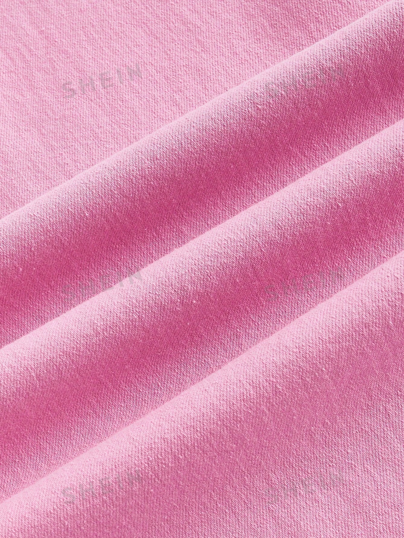 سروال جينز بساق متسعة وفيونكة من الدانتيل متباين، مناسب للمدرسة