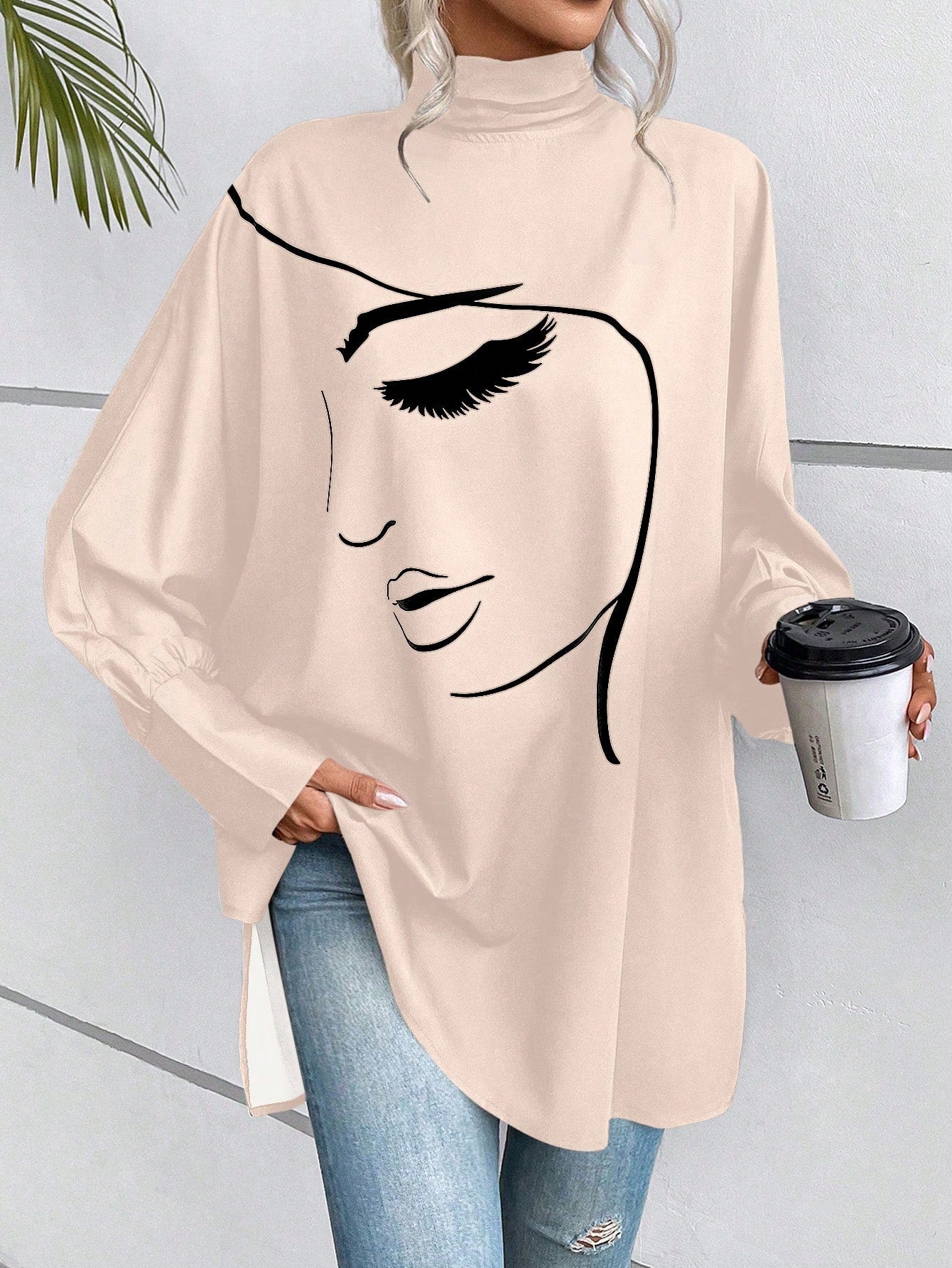 بلوزة جرافيك شخص اكمام جناح الخفاش