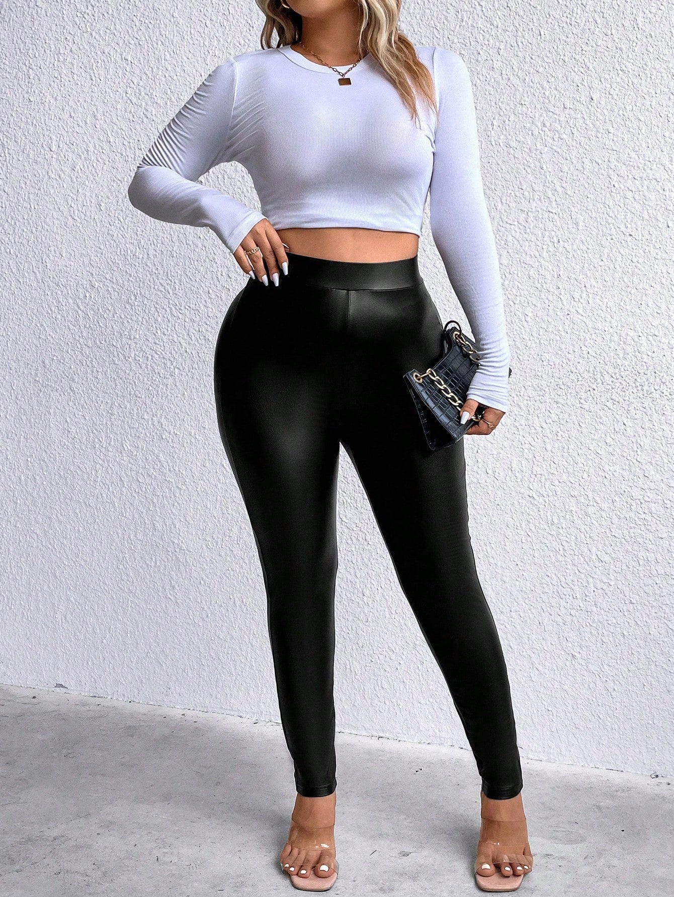 بنطلون نحيل جلد صناعي مقاس كبير