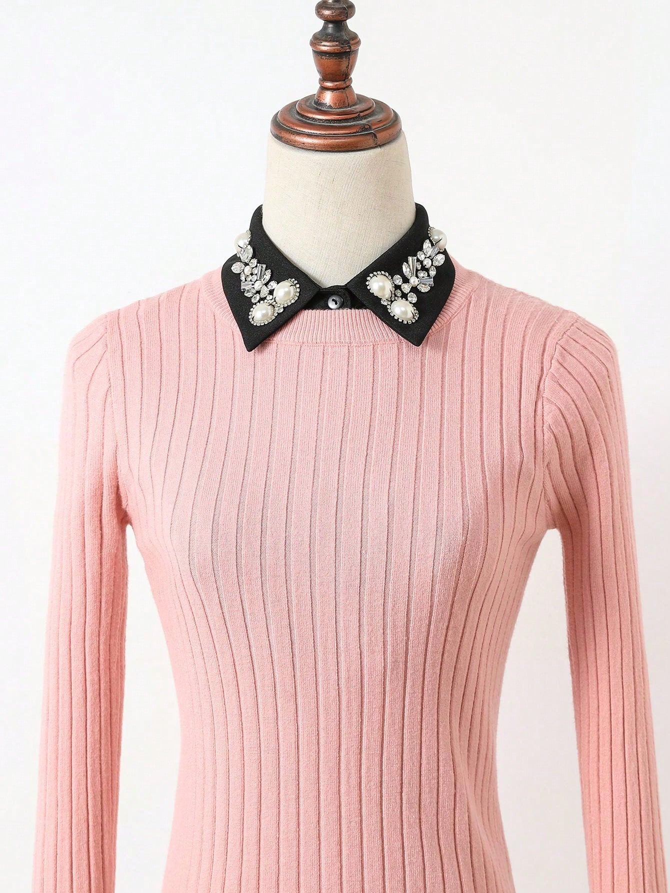 زينة طوق القميص منعزل الموضة البسيطة بالخرز الثقيل للنساء، لون أسود