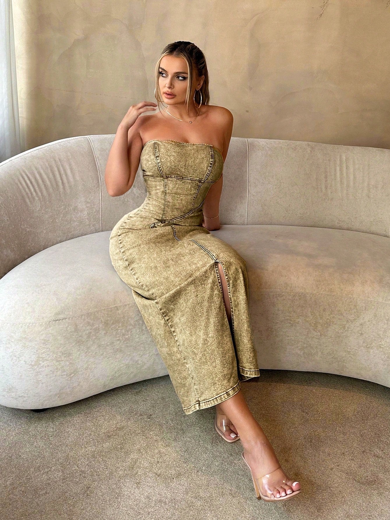 فساتين جينز نسائية