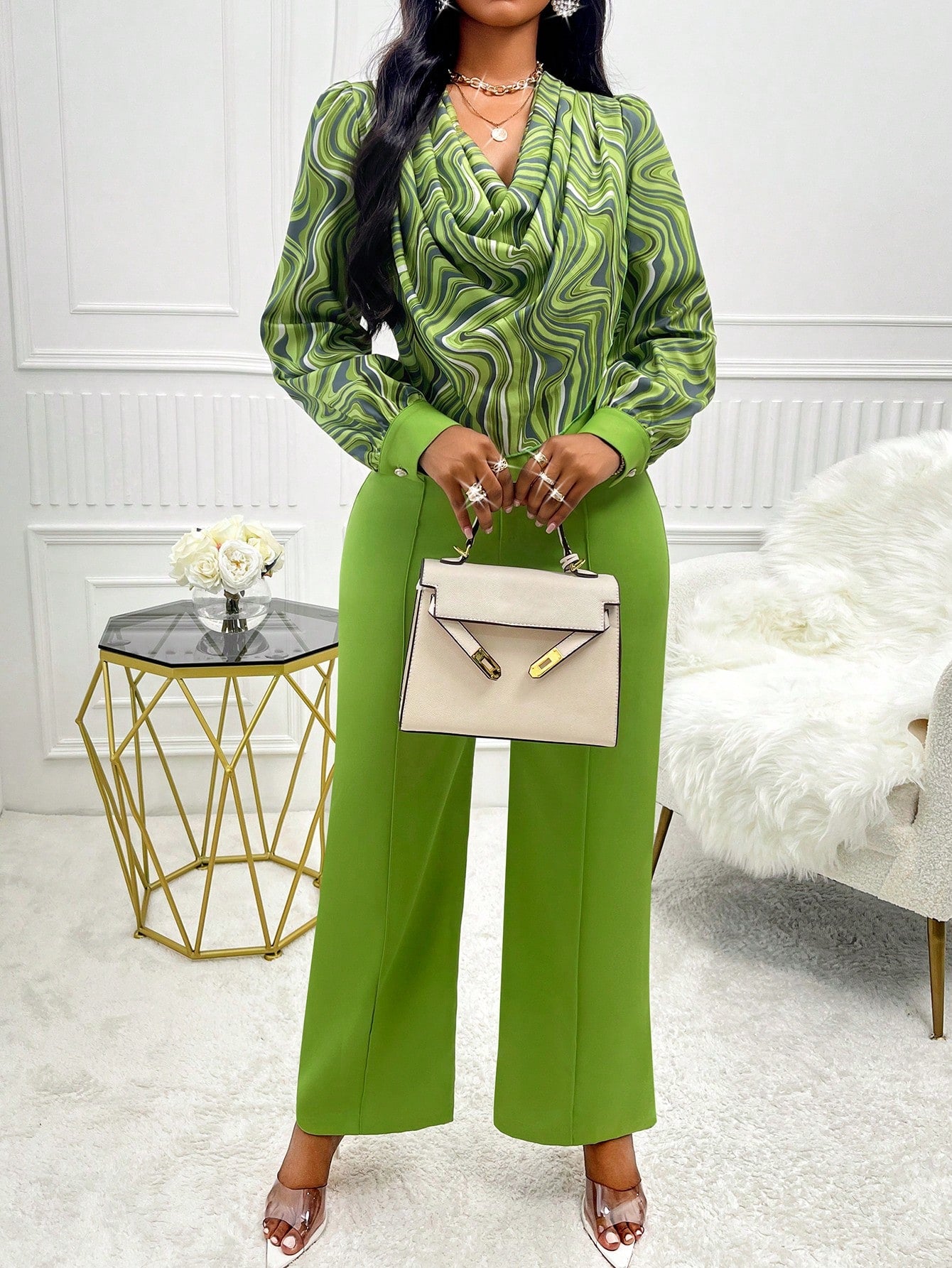 بدلة بلوزة وبنطلون سائلة مطبوعة للسيدات (طبعة عشوائية)