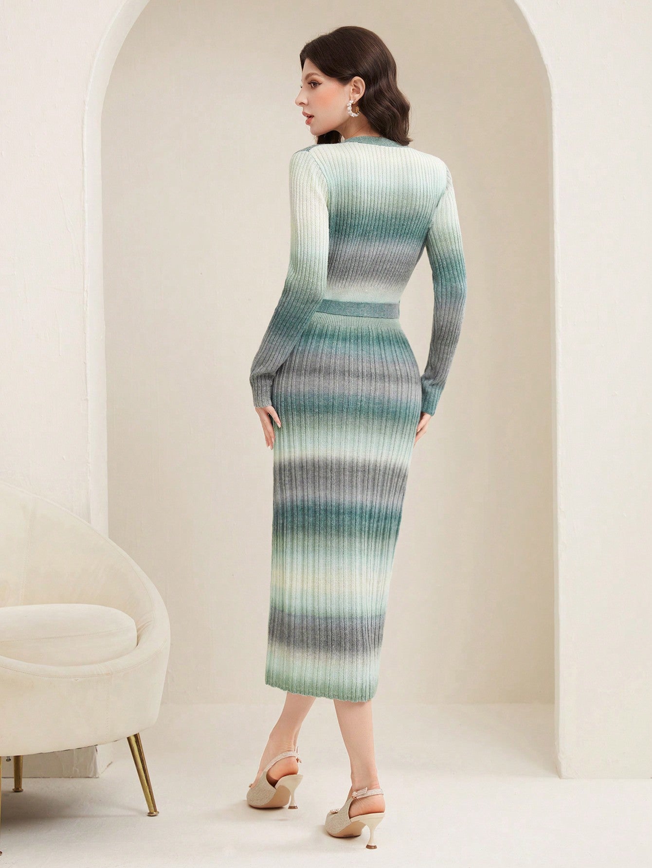 فستان نسائي محبوك مع حزام الخصر بتقنية الصباغة العقدية