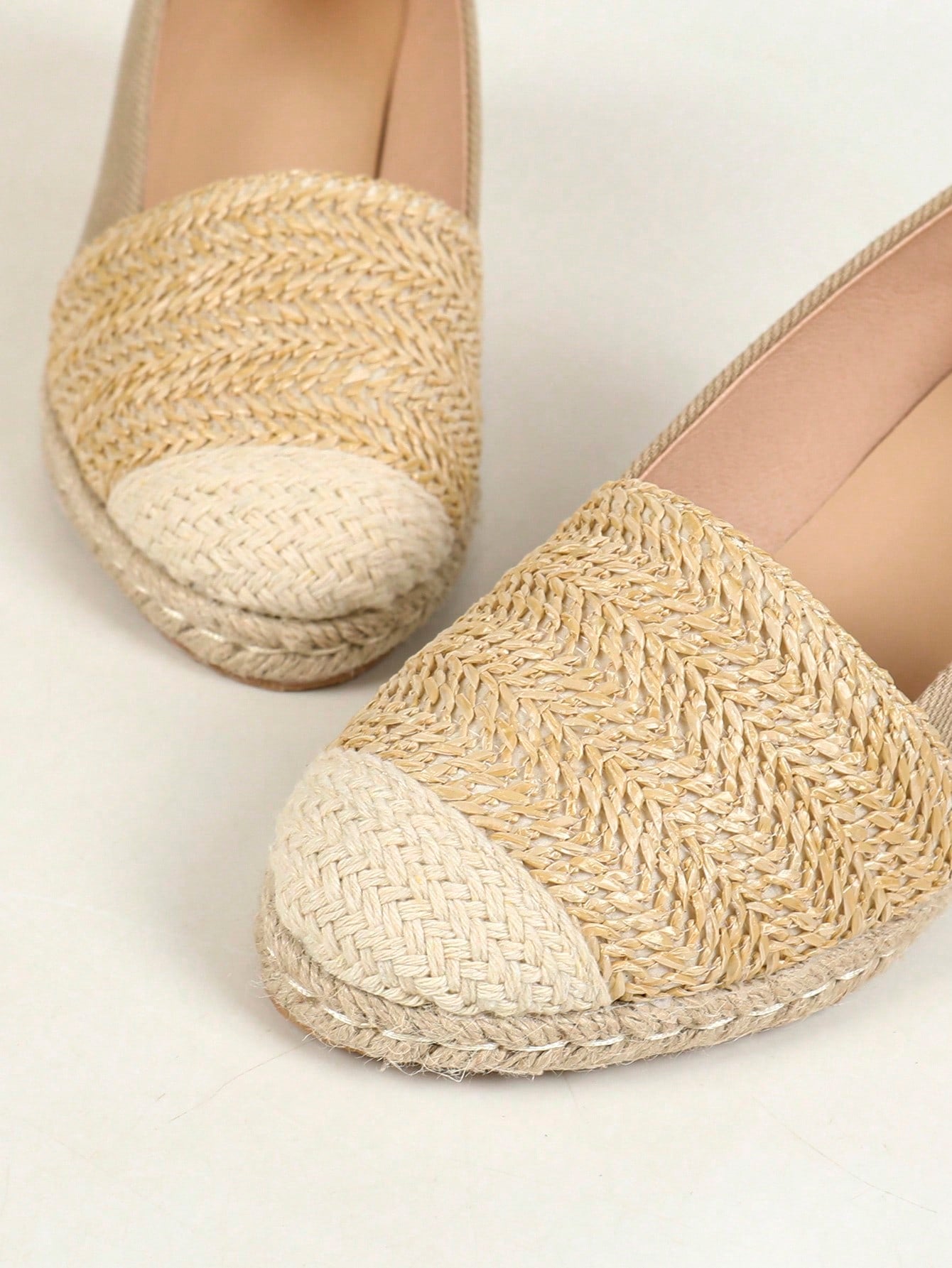 أحذية أسافين & أحذية بنعل سميك نسائية