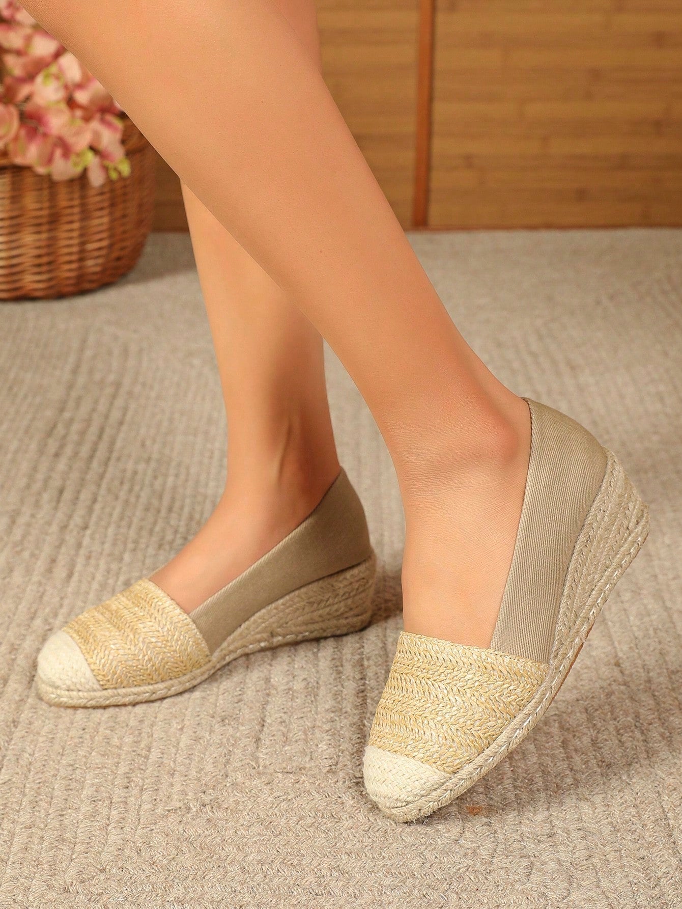 أحذية أسافين & أحذية بنعل سميك نسائية