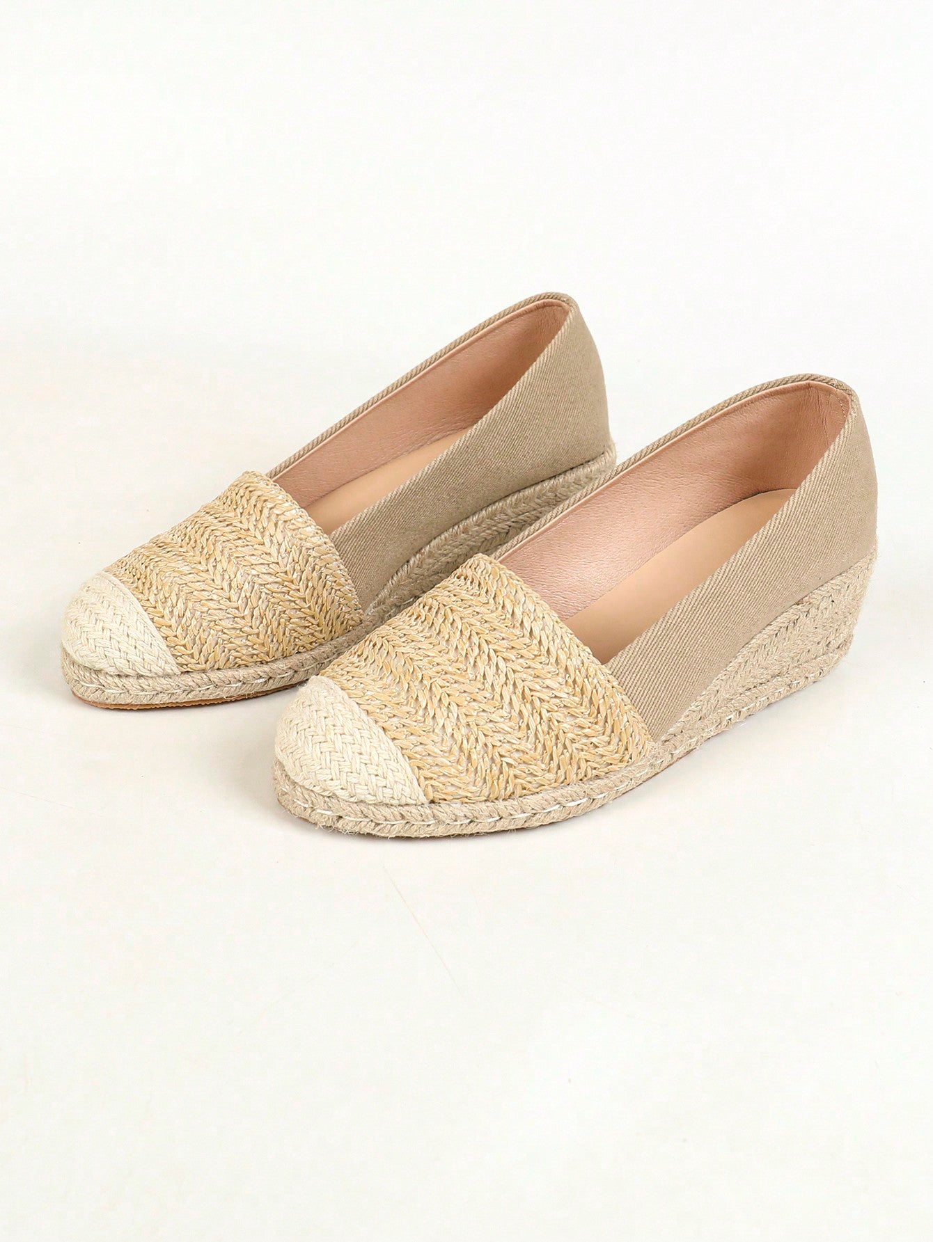 أحذية أسافين & أحذية بنعل سميك نسائية