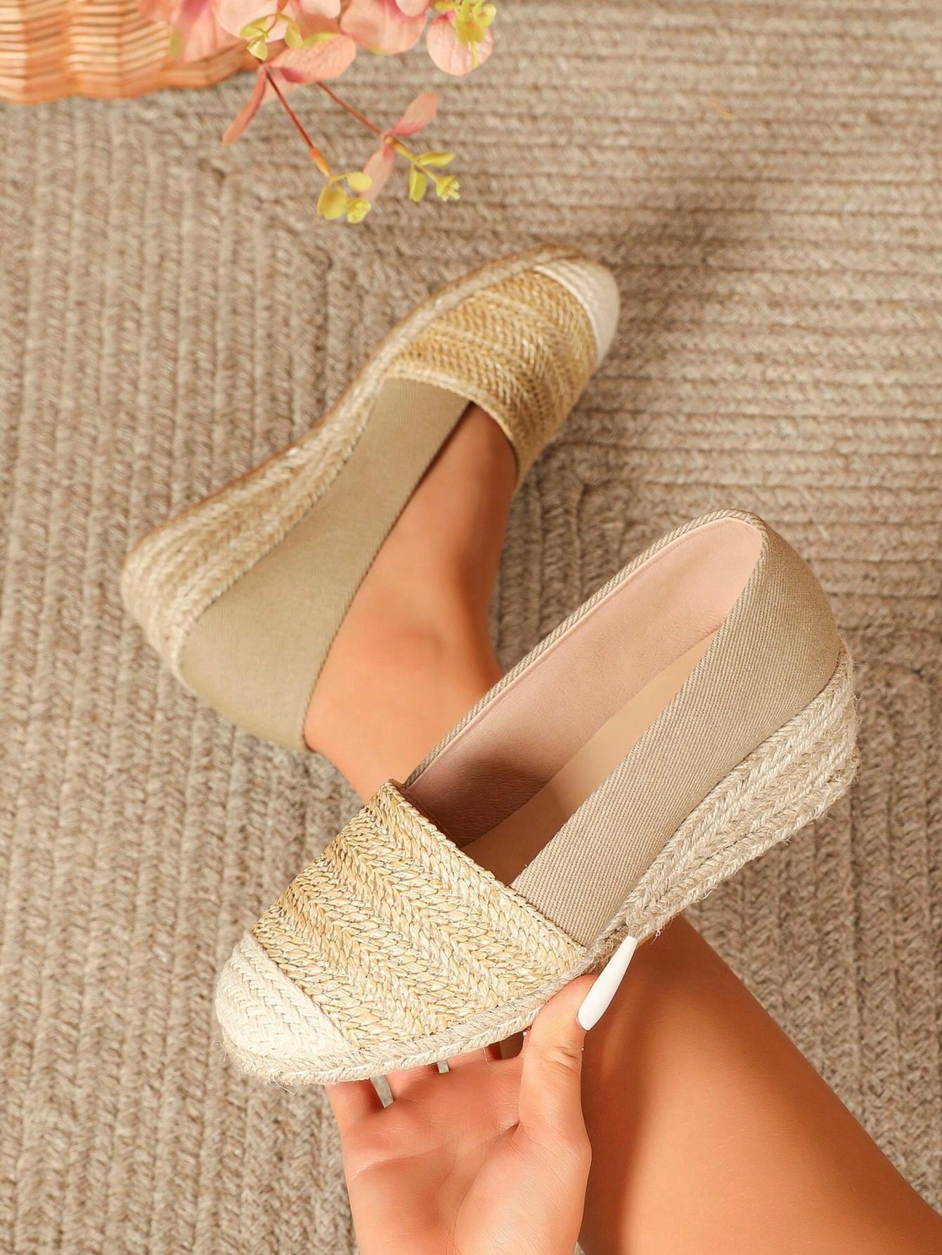 أحذية أسافين & أحذية بنعل سميك نسائية