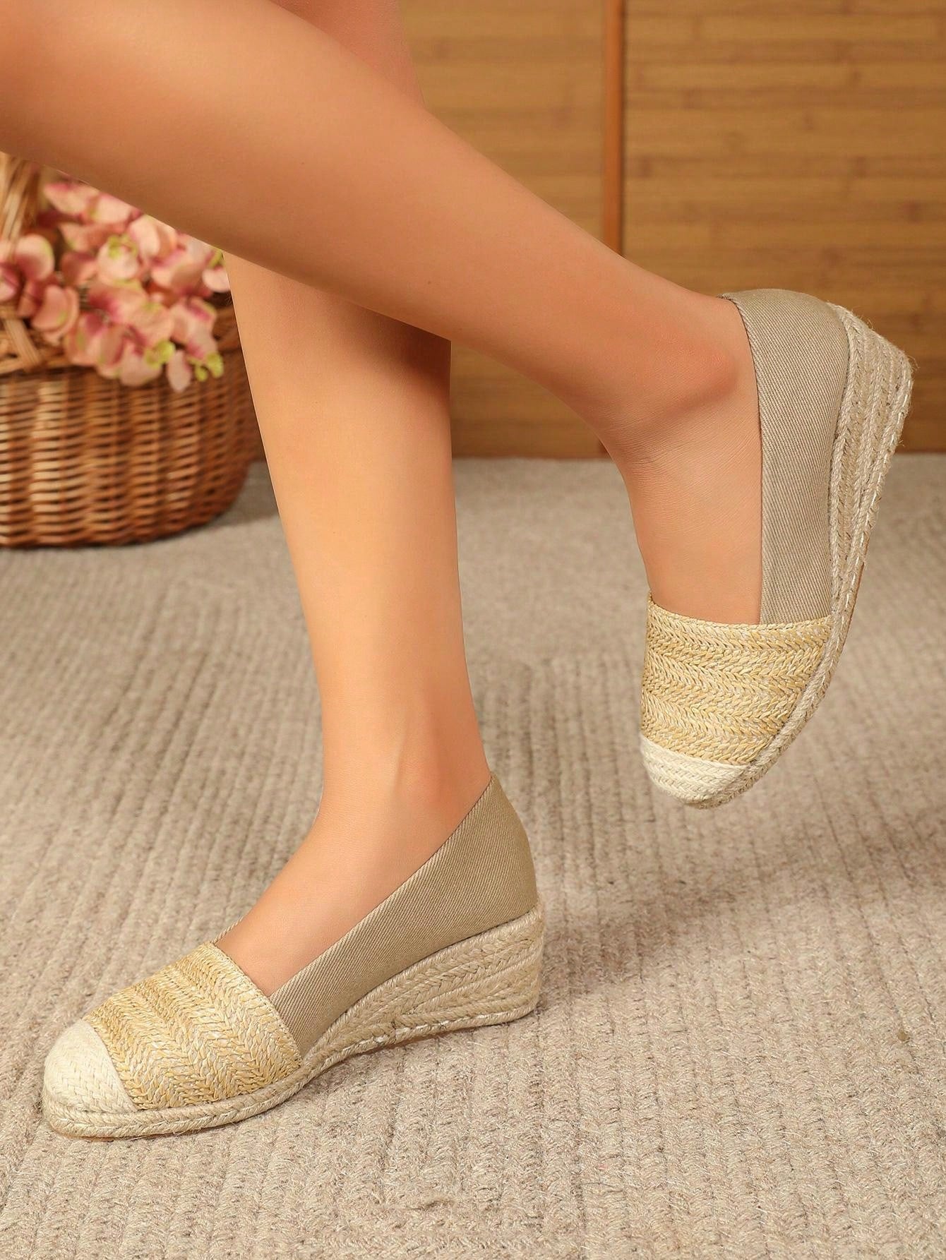 أحذية أسافين & أحذية بنعل سميك نسائية