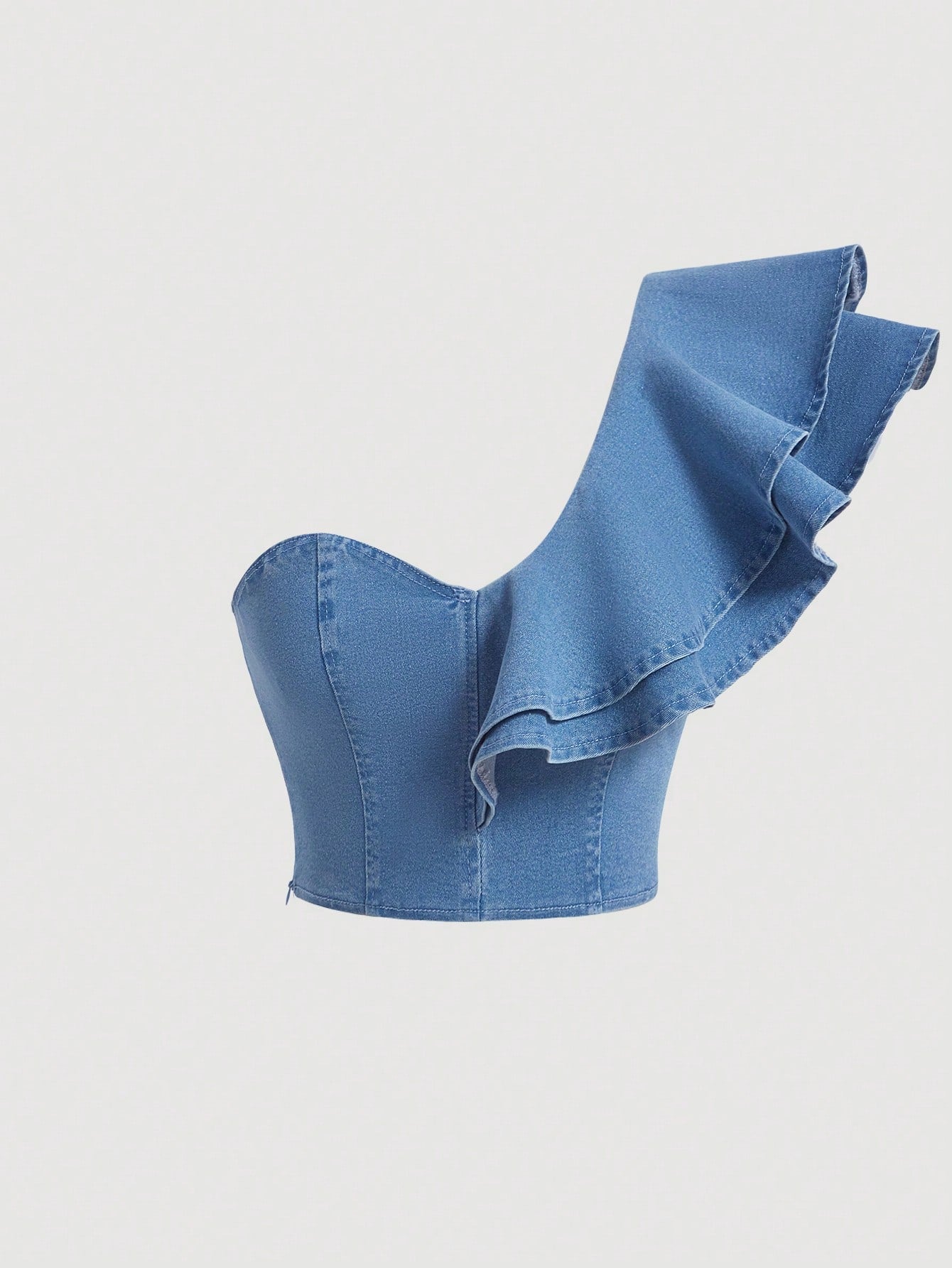 بلوزة جينز بكم مكشوف بكتف واحد واكمام مجعدة للنساء