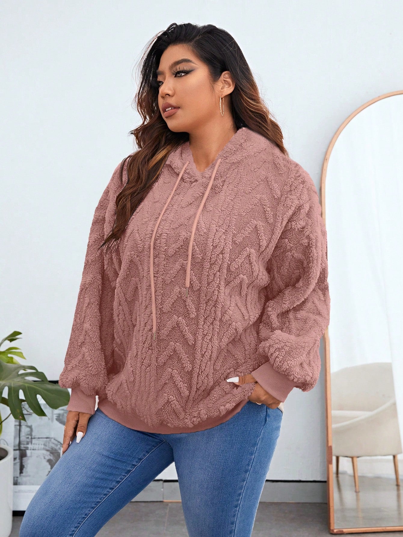 سويت شيرت من الصوف بغطاء للرأس بلون سادة ومقاس كبير