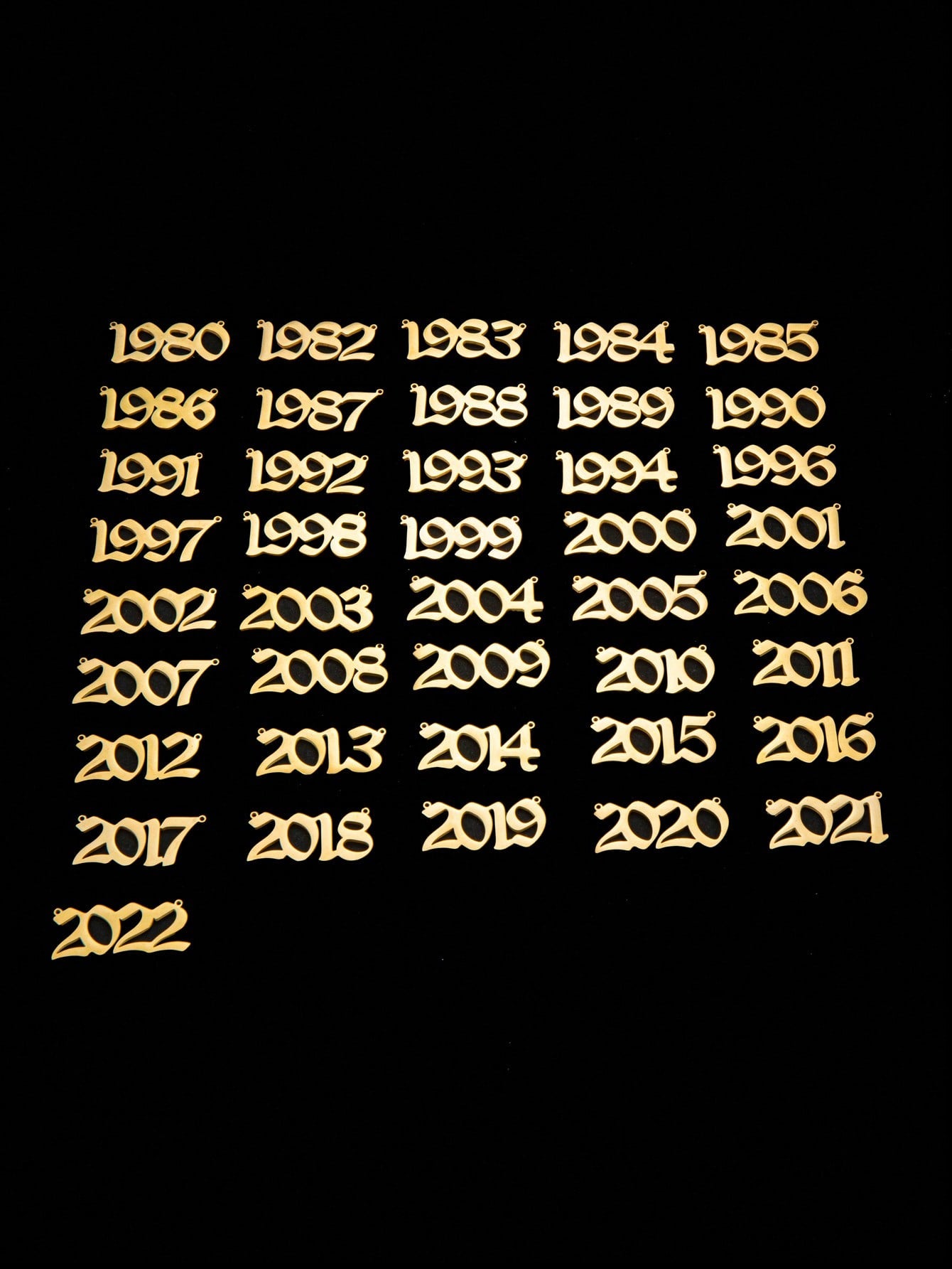 قلادة تعليقة