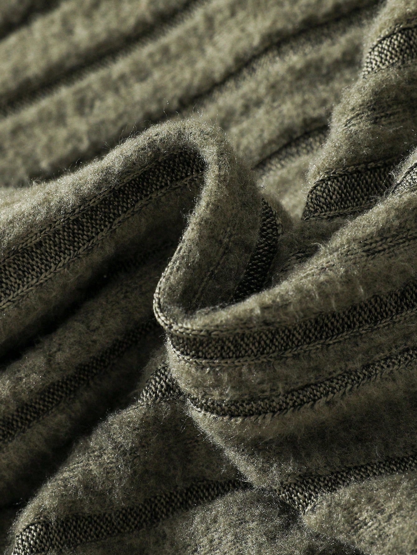 طقم بنطلون واسع وقميص وقبعة مرنة للبنات المراهقات