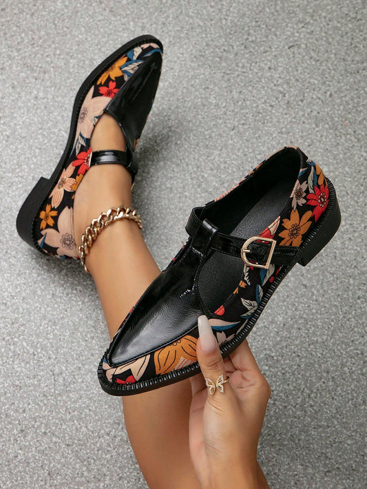 أحذية مسطحة نسائية