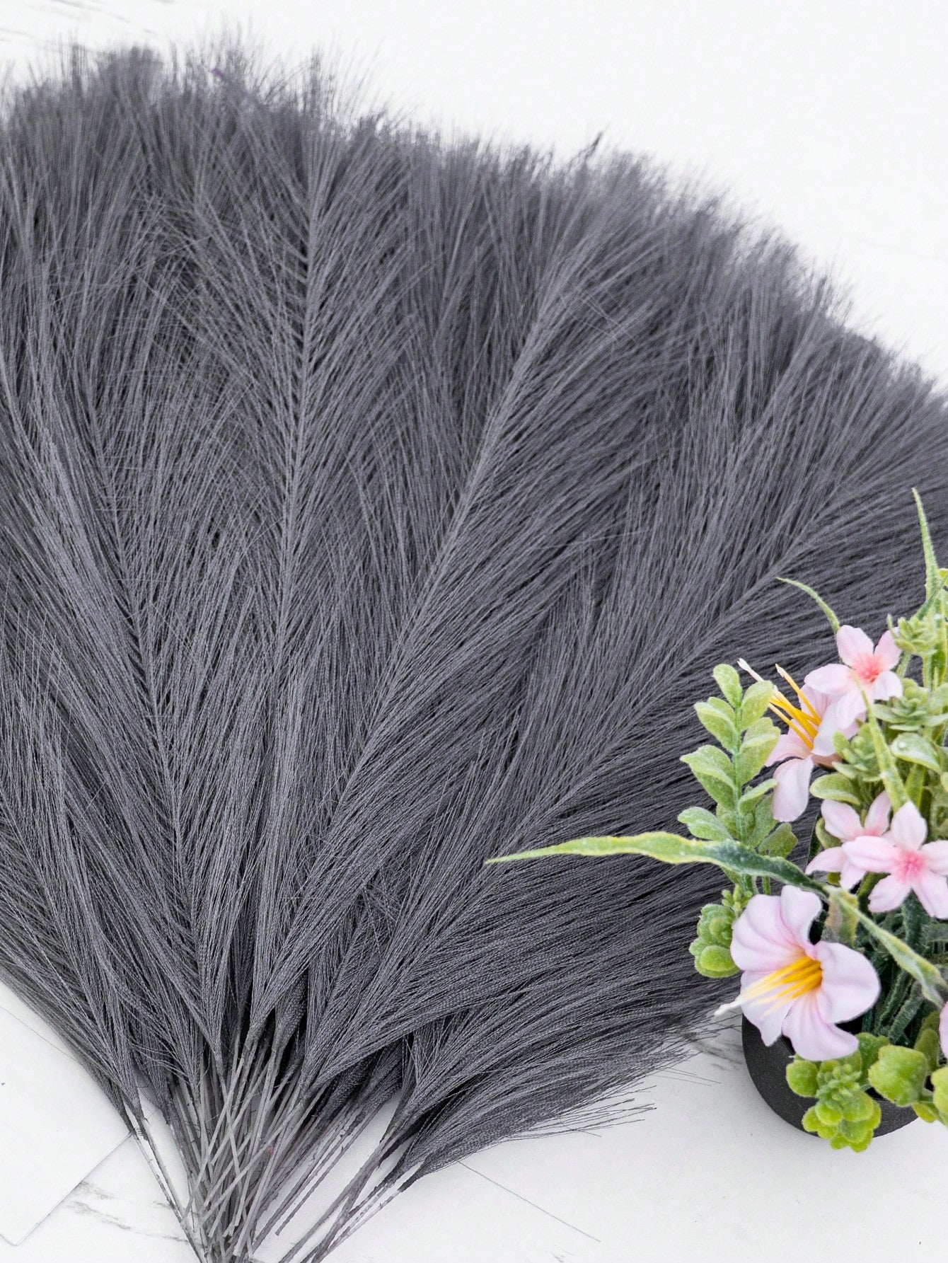 قطع عشب البامباس الاصطناعي الأنيق - مصنوع من قماش البوليستر ناعم وسريع, بطول 43 سم (16.9 بوصة)