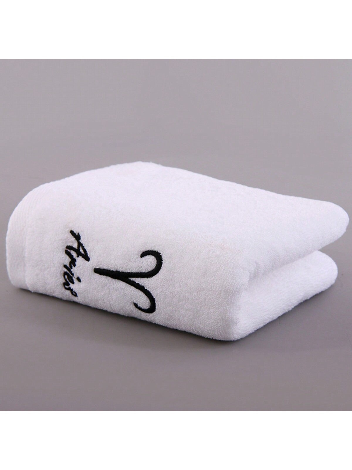 منشفة بيضاء ناعمة وامتصاصية مع تطريز برج الفلك، مناسبة للاستحمام وغسل الوجه