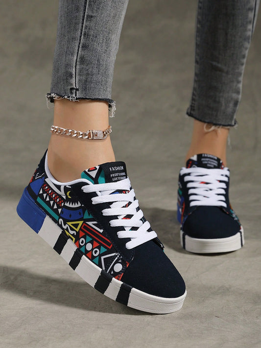 أحذية رياضية عارضة للنساء ذات طباعة عشوائية وربط أربطة