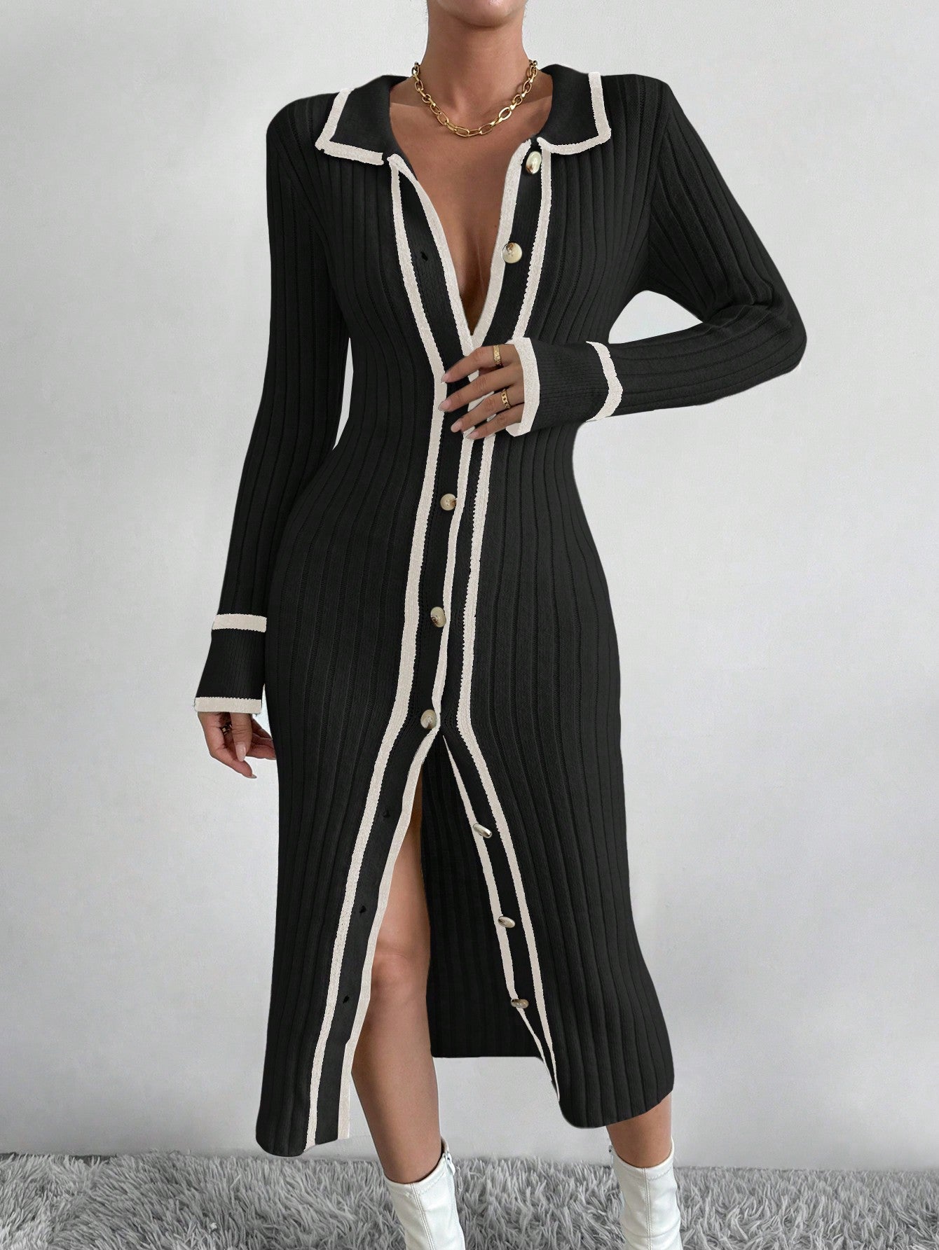 فستان سترة منقسم بألوان متداخلة وأطراف ملتفة و أزرار