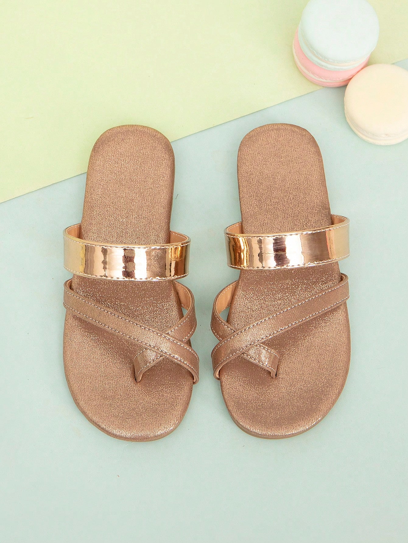 صندل فليب فلوب نسائي للشاطئ ذو كعب مسطح مع حزام إصبع القدم، صيفي وموضة بسهولة تنسيق