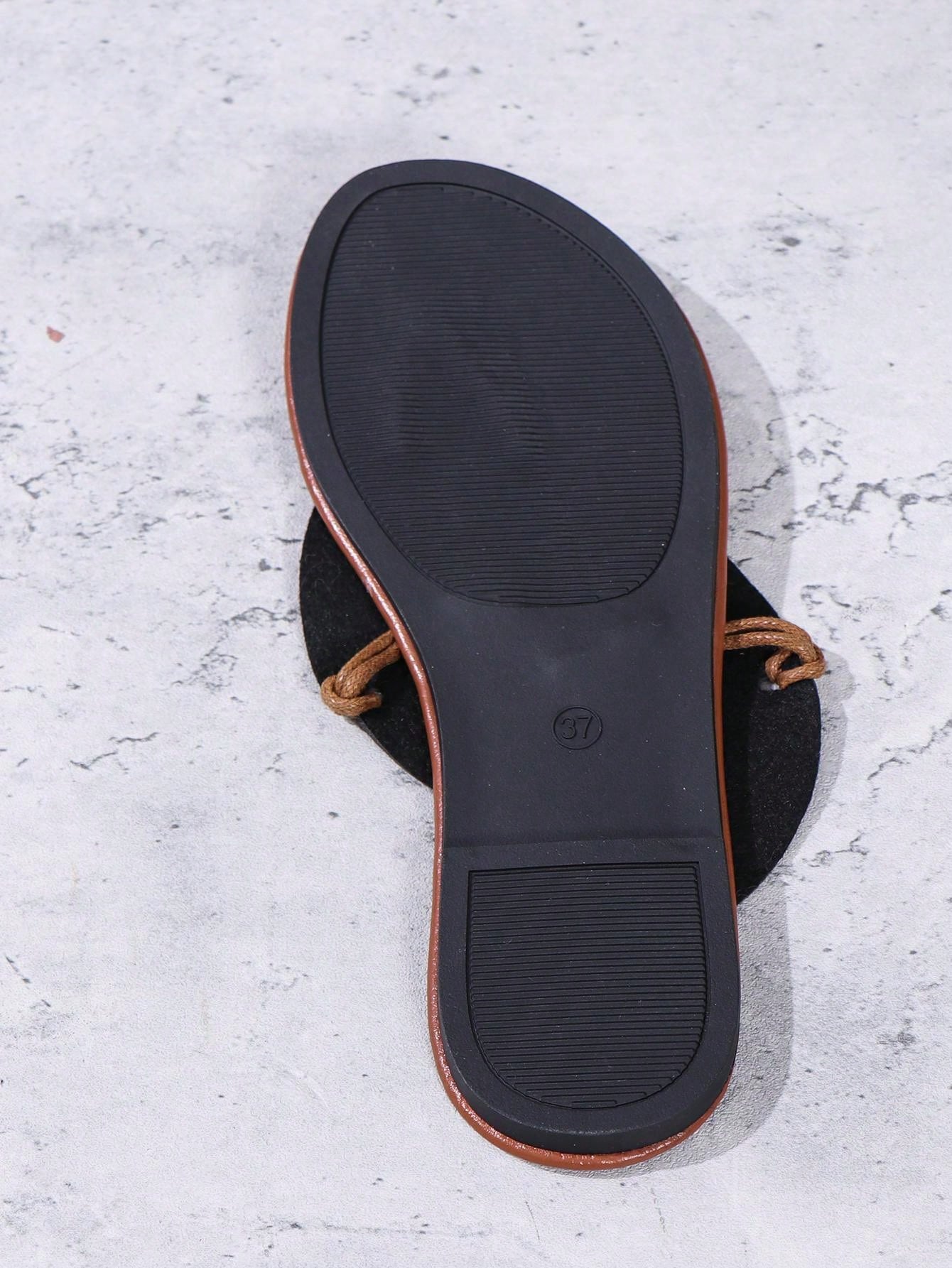 صندل نسائي متسطح سهل الارتداء مصمم على شكل بطيخ في الهواء الطلق بنغمتين جديد صيف 2024