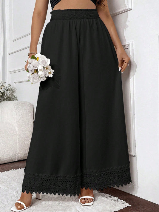 بنطلونات واسعة بخصر مرن بحزام مضفر و حزام قماشي بكشكشة للمقاسات الكبيرة