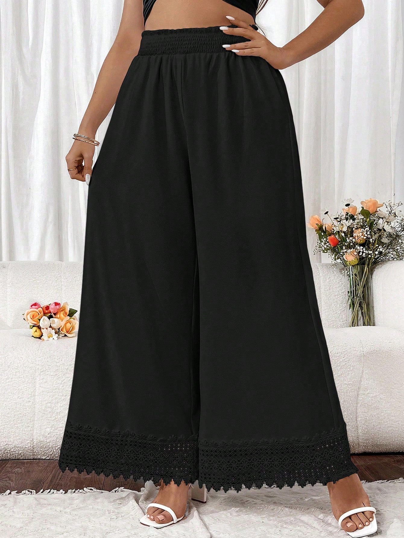 بنطلونات واسعة بخصر مرن بحزام مضفر و حزام قماشي بكشكشة للمقاسات الكبيرة