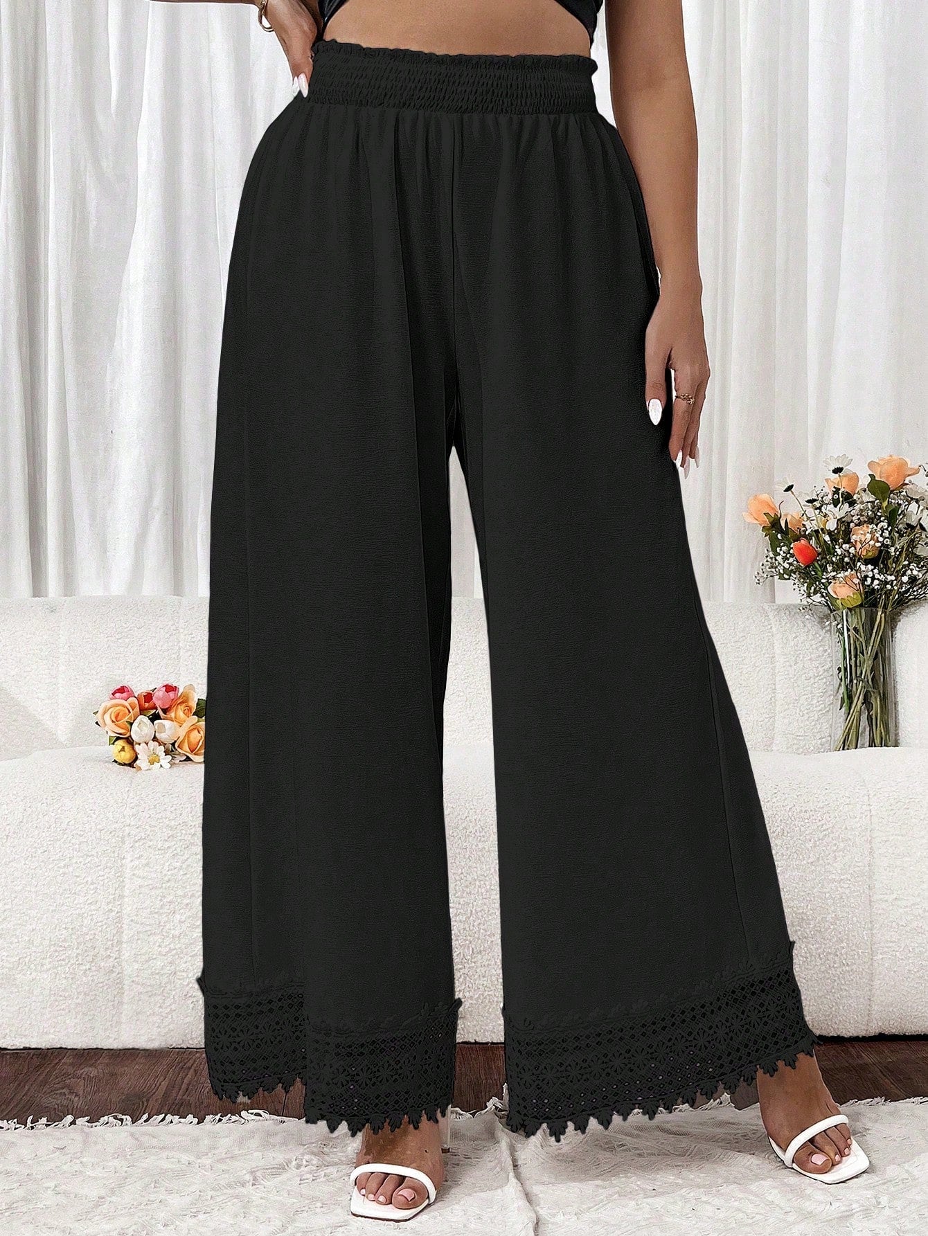 بنطلونات واسعة بخصر مرن بحزام مضفر و حزام قماشي بكشكشة للمقاسات الكبيرة