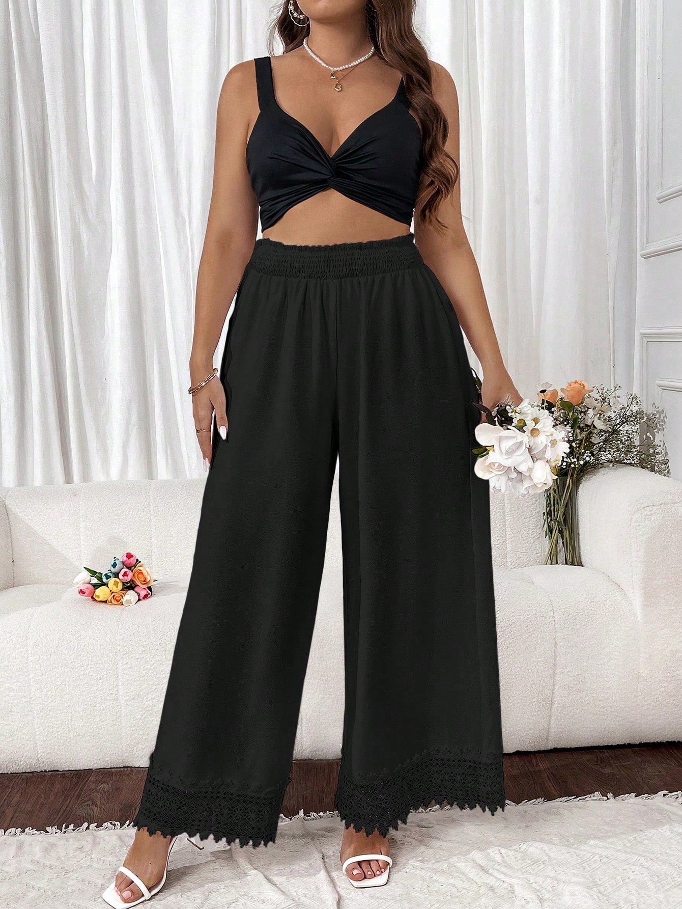 بنطلونات واسعة بخصر مرن بحزام مضفر و حزام قماشي بكشكشة للمقاسات الكبيرة