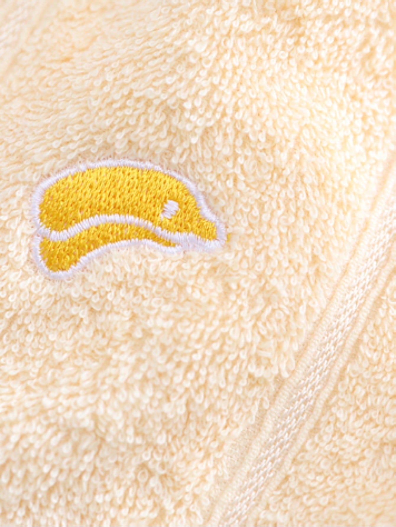 مناشف صغيرة مطرزة بنمط الفاكهة