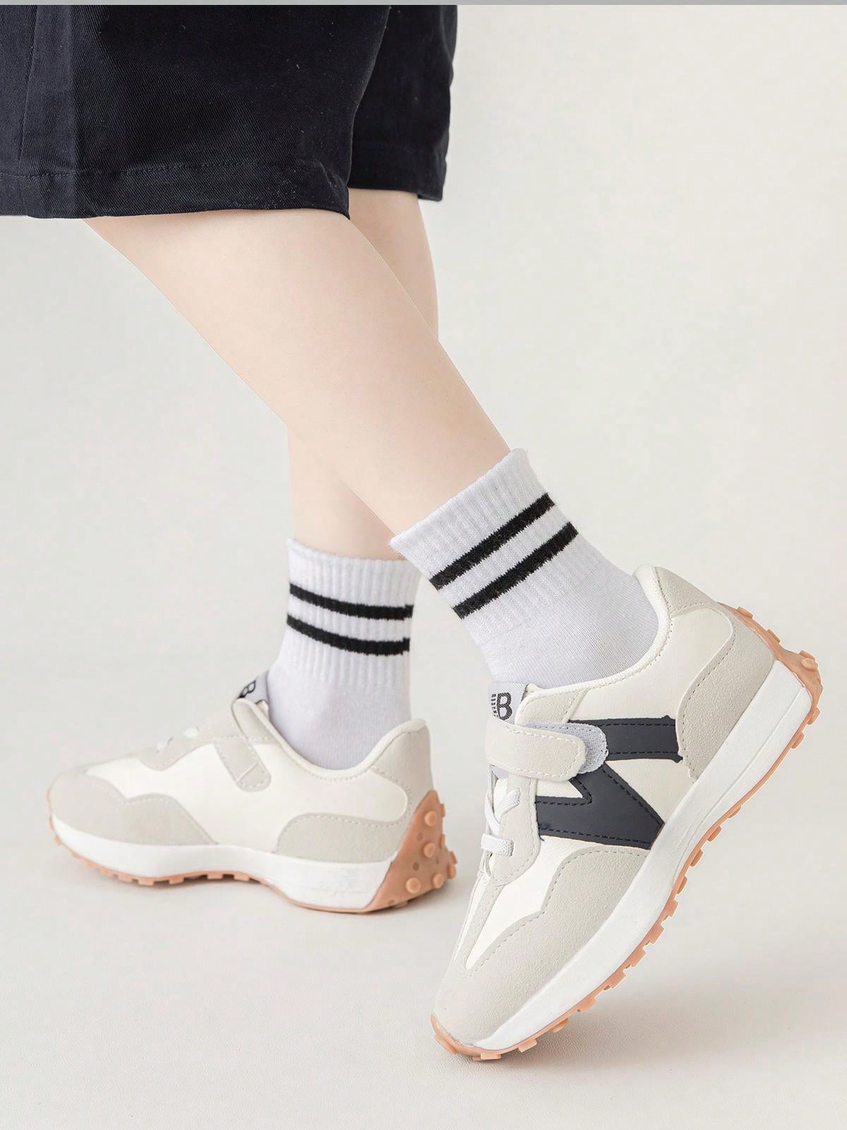 جوارب كاحل منتصف الساق للرياضة الرجالية والنسائية مزيج بارتين مخططة (رمادي/أسود/أبيض) 3أزواج/مجموعة