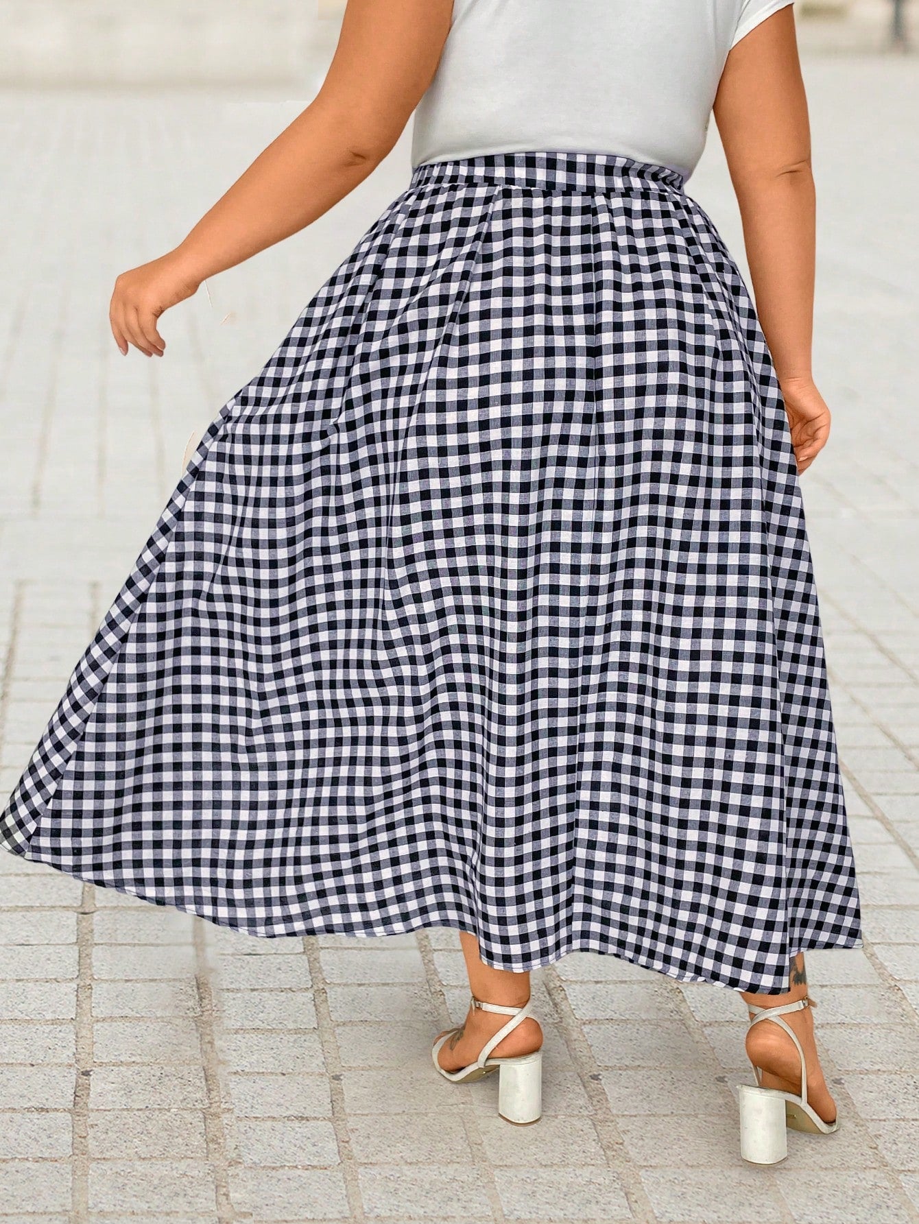 تنورة مطبعة بنقشة المربعات للسيدات من مقاس كبير بجيوب مائلة