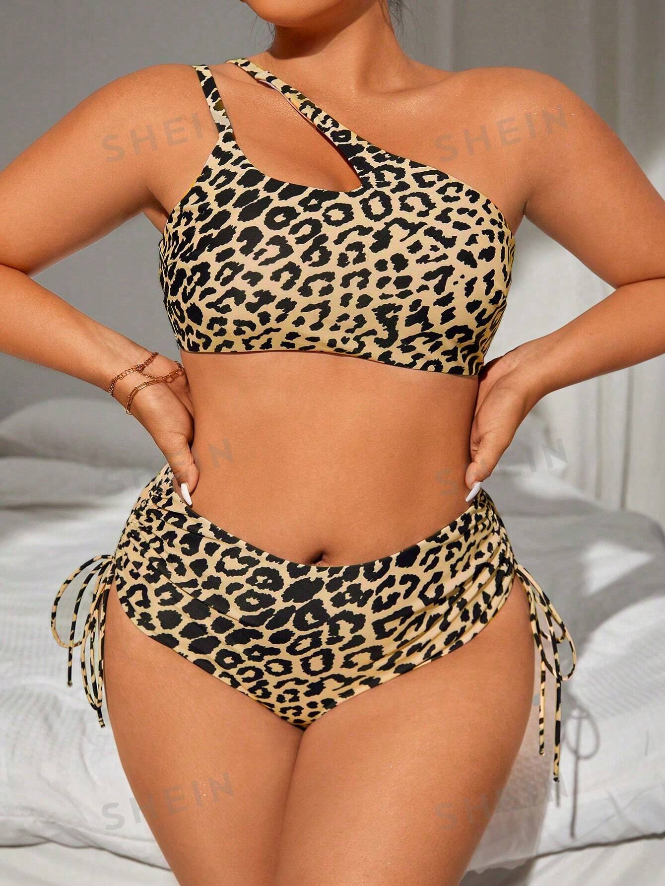 طقم بيكيني حجم كبير