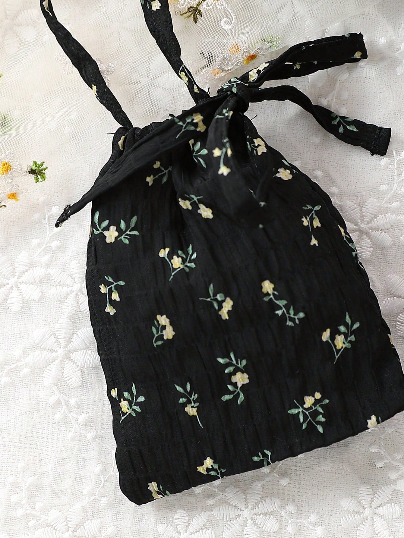 أطقم للأطفال البنات