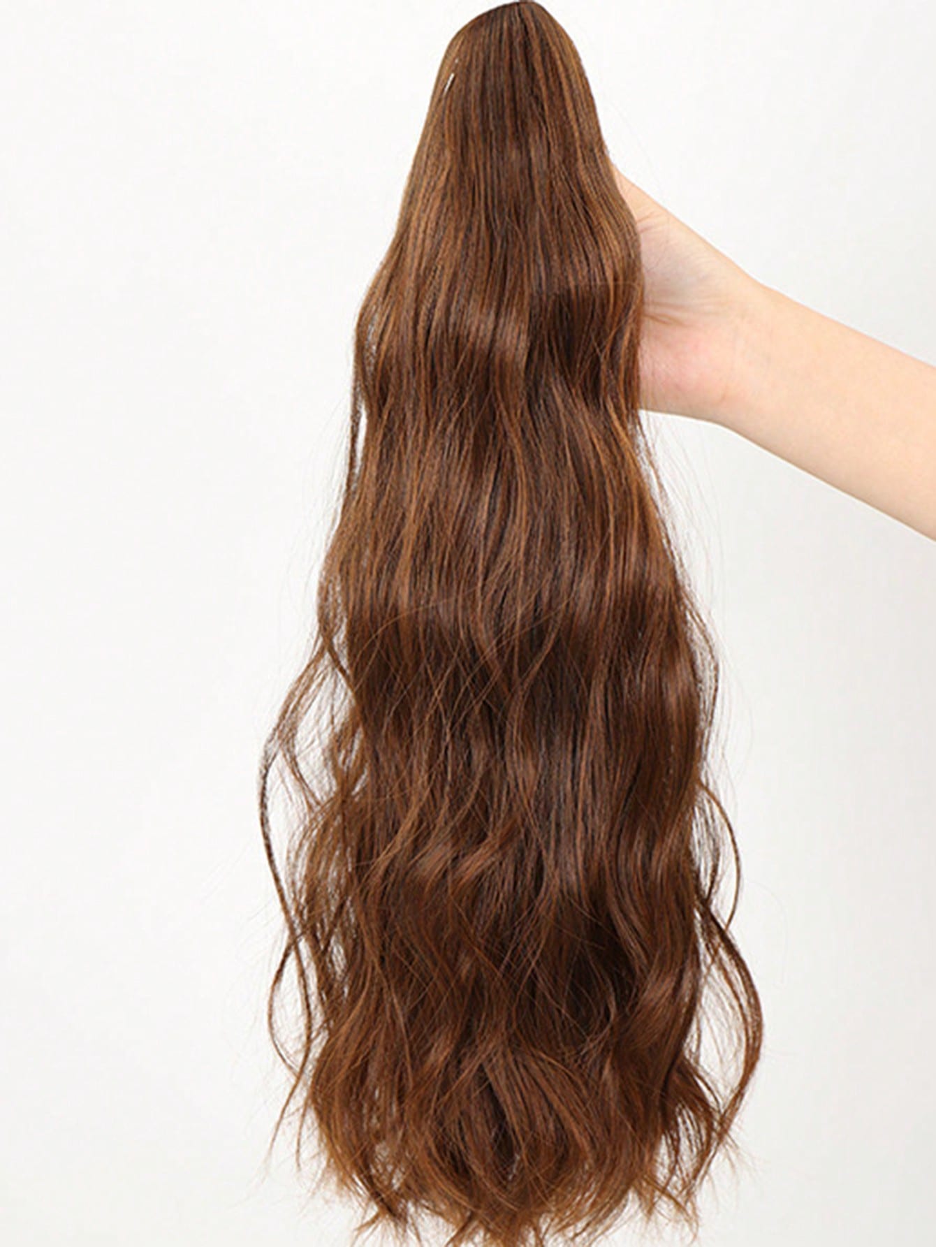 قوطة شعر مجعدة طويلة بنمط موجات الماء مع مشبك المخلب ومصنوعة من ألياف عالية الحرارة