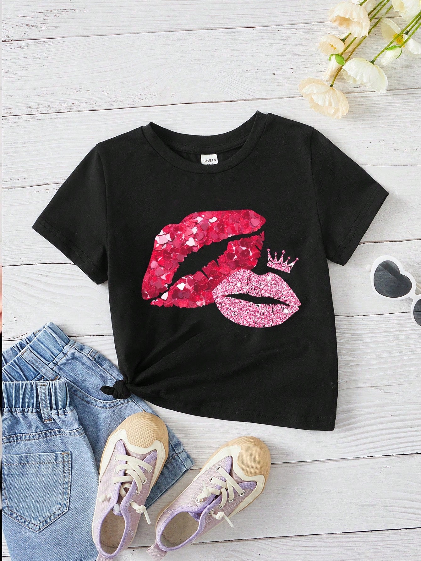 تيشيرتات طفلة صغيرة