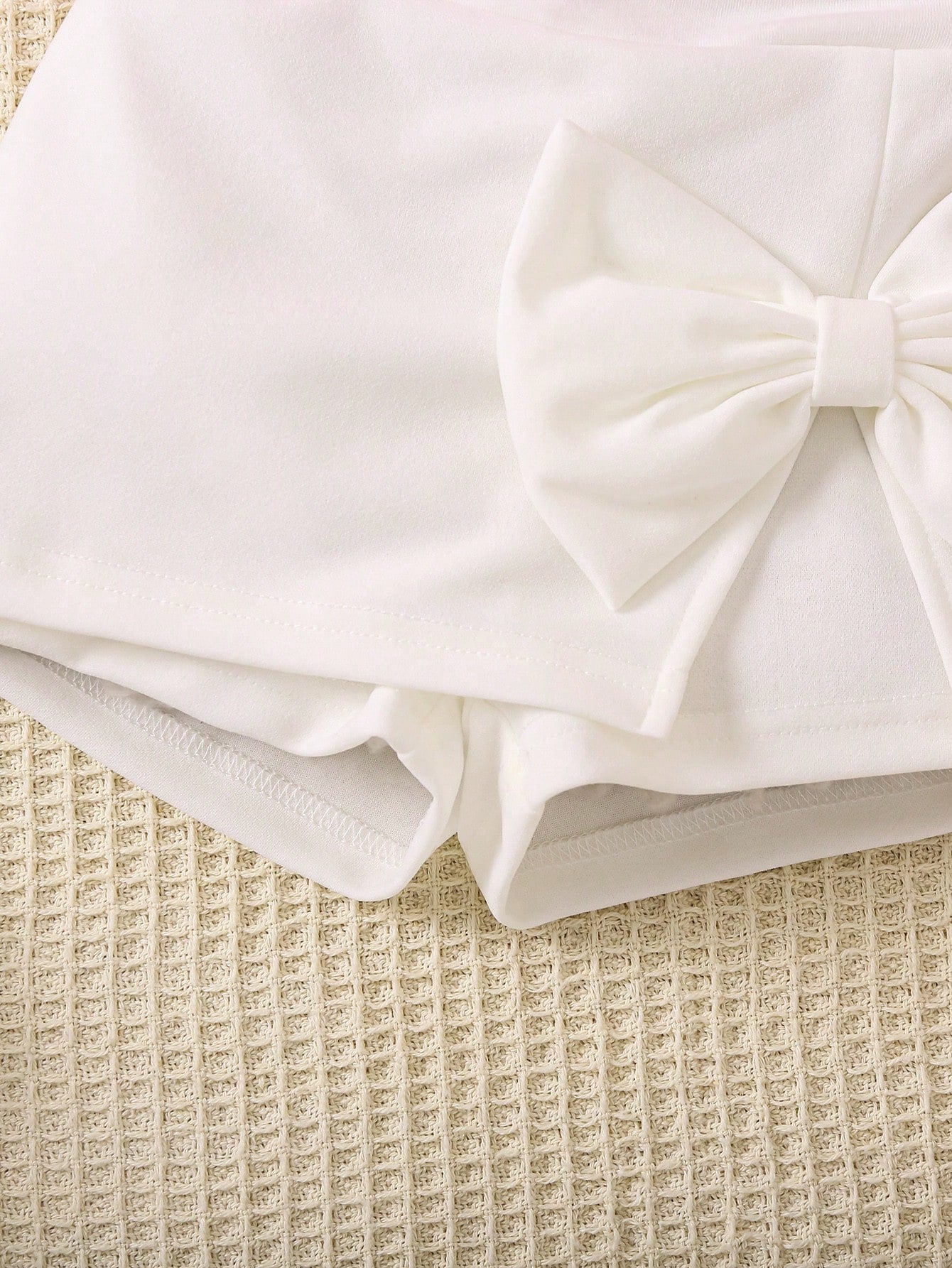 أطقم للأطفال البنات