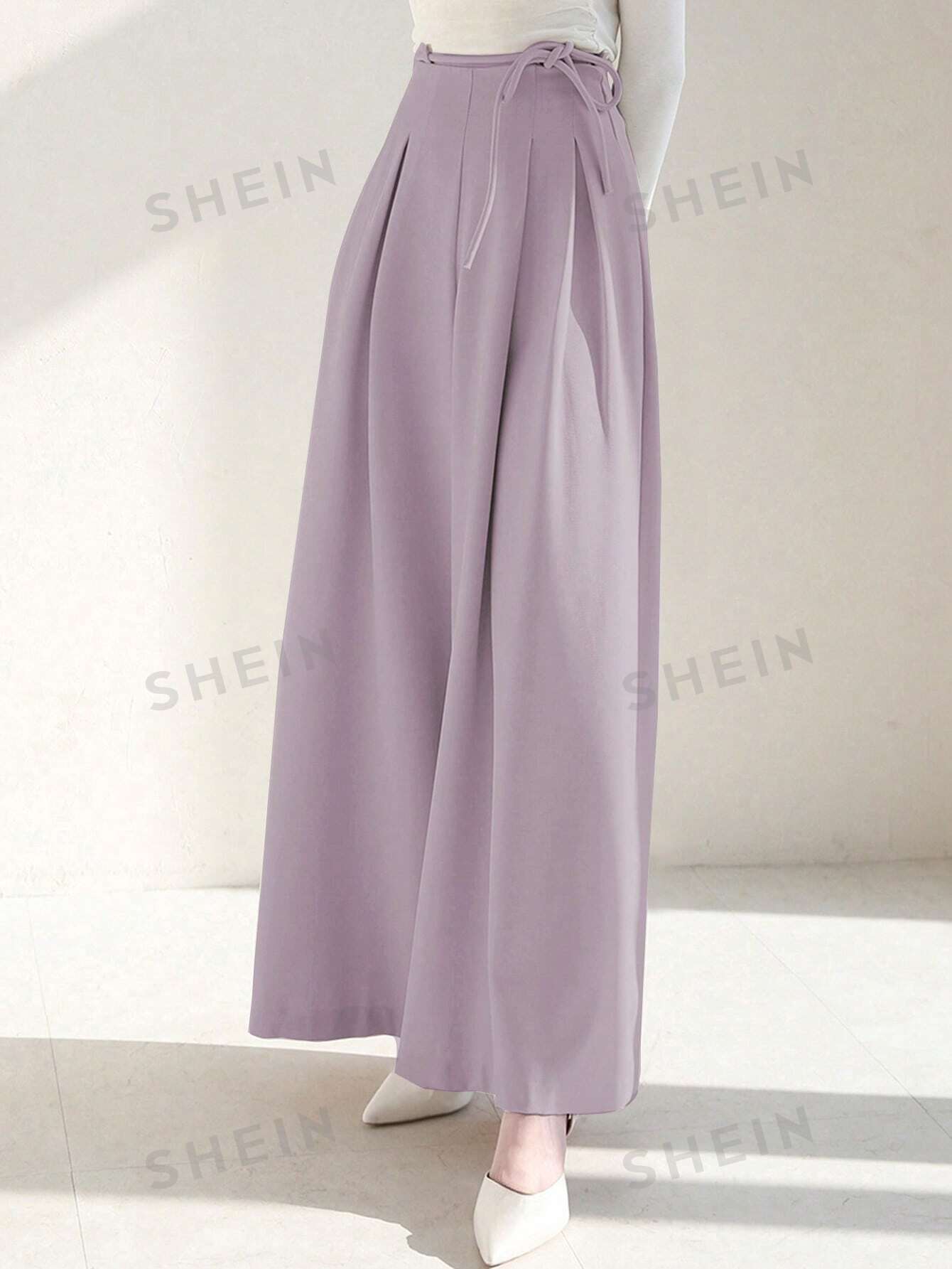 بنطلون نسائي بألوان ثابتة و أرجل واسعة مع حزام قابل للفصل