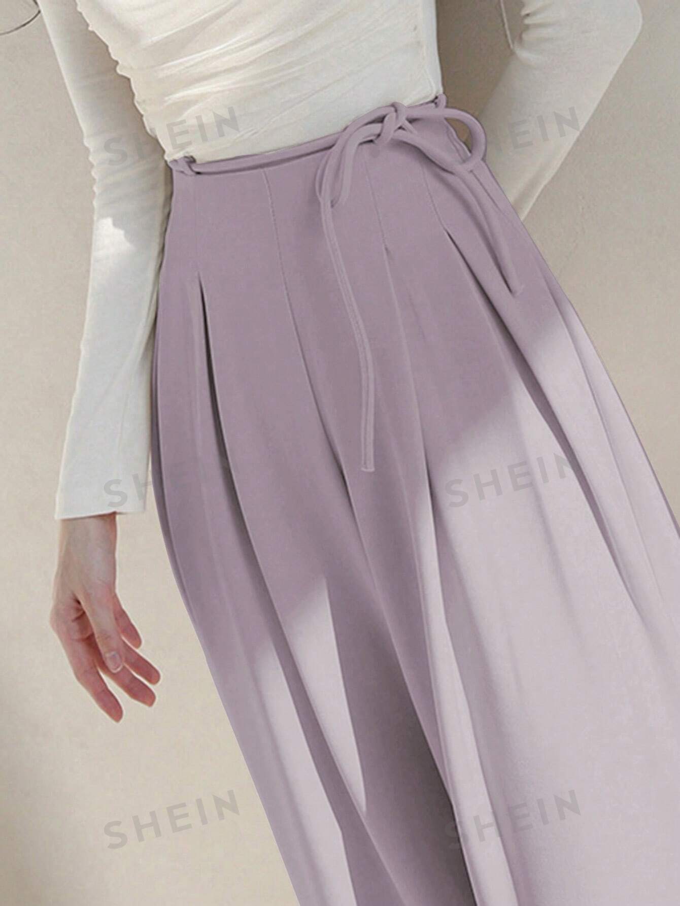 بنطلون نسائي بألوان ثابتة و أرجل واسعة مع حزام قابل للفصل