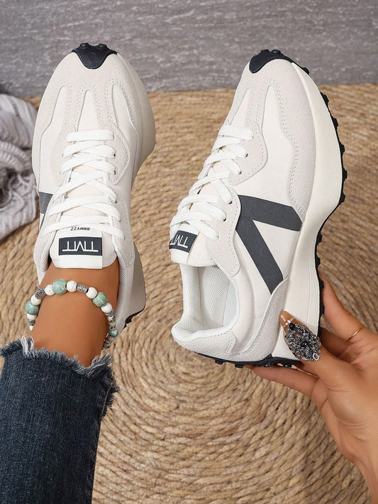 أحذية رياضية سميكة للنساء ذات سيور متقطعة، أحذية رياضية سميكة الوحدة للجري، أحذية بيضاء متعددة الاستخدامات للنساء