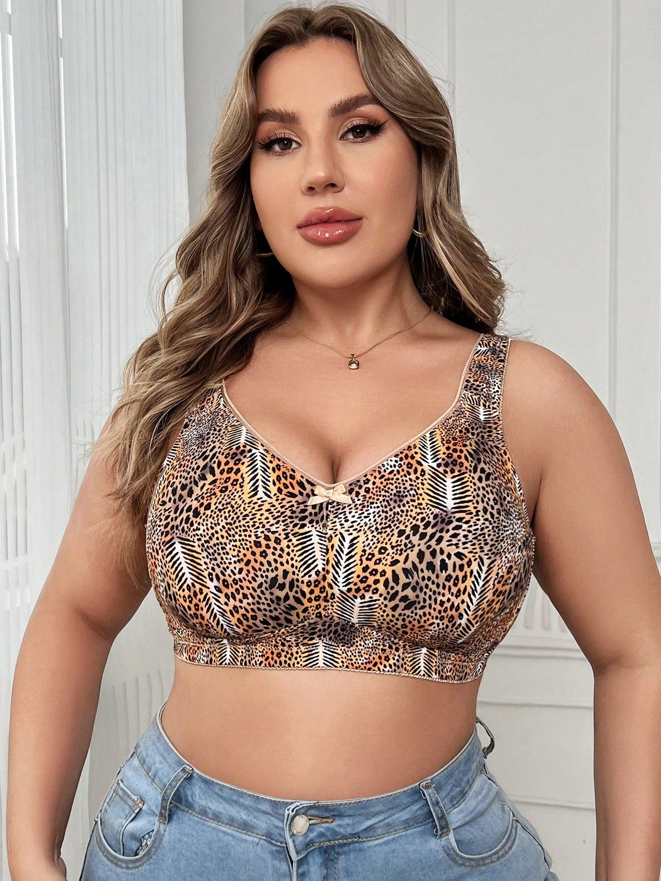 صدرية بدون صلب مع حمالة صدر مقاس كبير