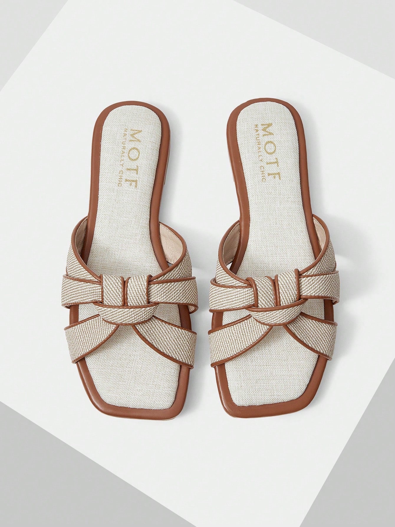 صنادل مسطحة نسائية