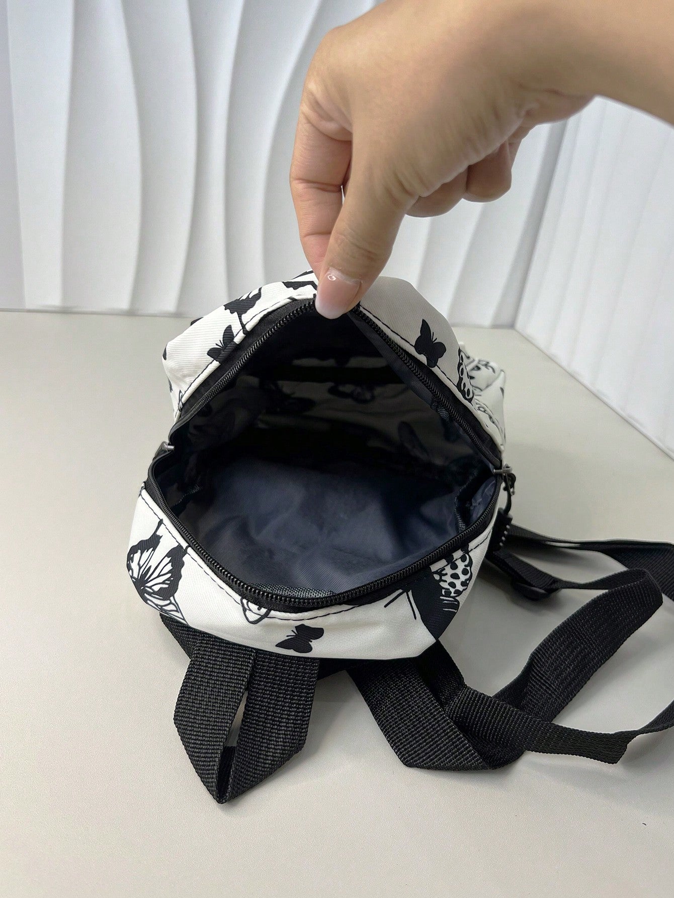 ظهر جديد لعام 2024 بطبعة البقر الجذابة