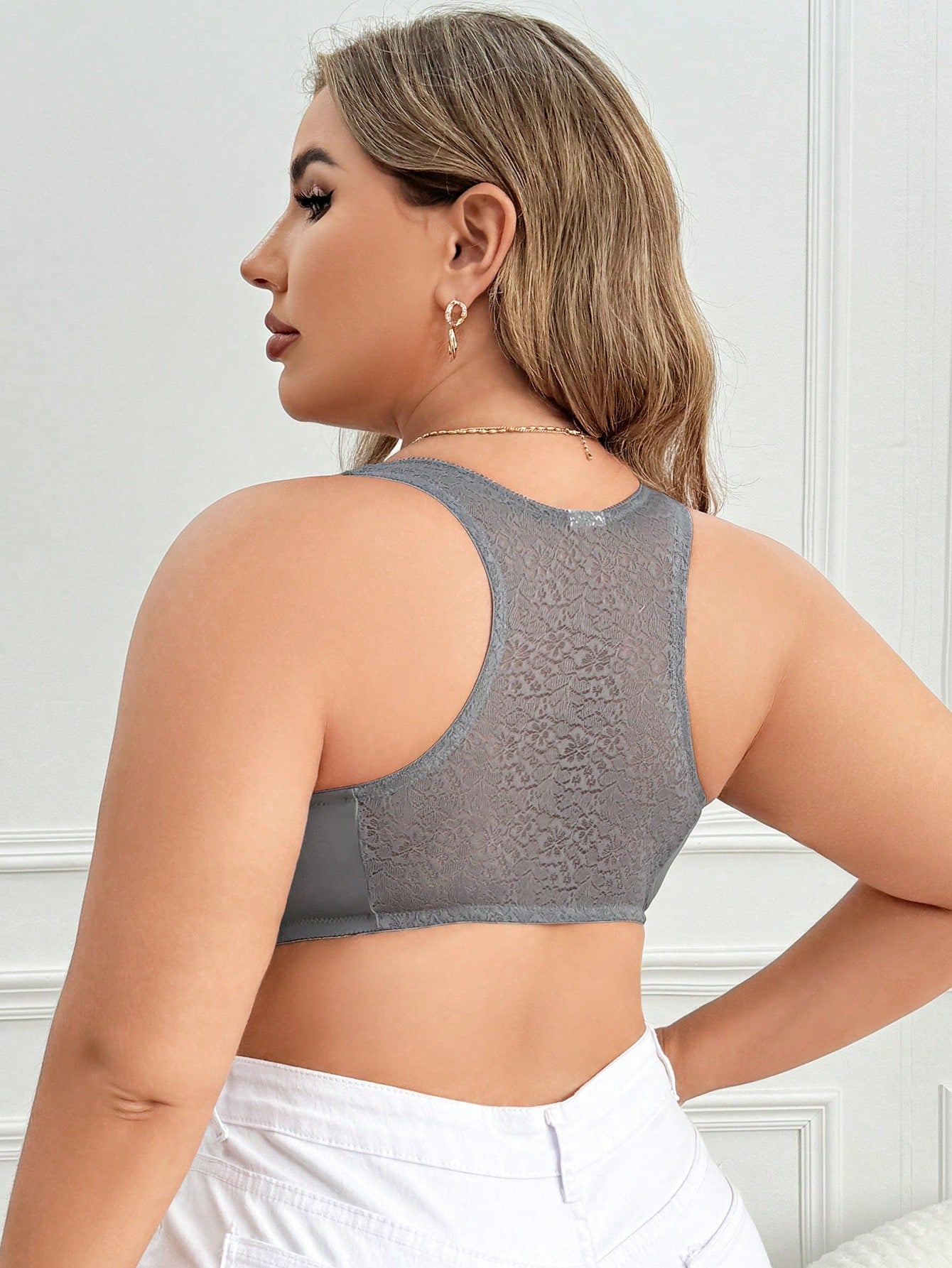 سنيرة داعمة بحجم كبير بإغلاق أمامي، قطعة واحدة